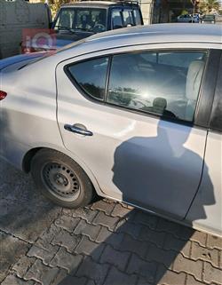 نيسان فيرسا